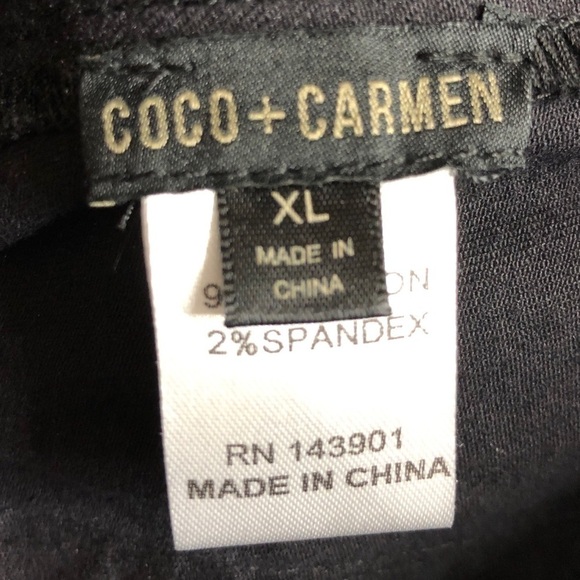 Coco + CARMEN - Black & Gold Metallic Snakeskin Pull-on Pants - Size XL - Picture 4 of 6